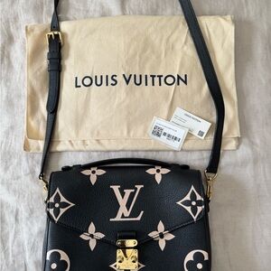Louis Vuitton Pochette Métis Bicolor Monogram Empreinte Leather